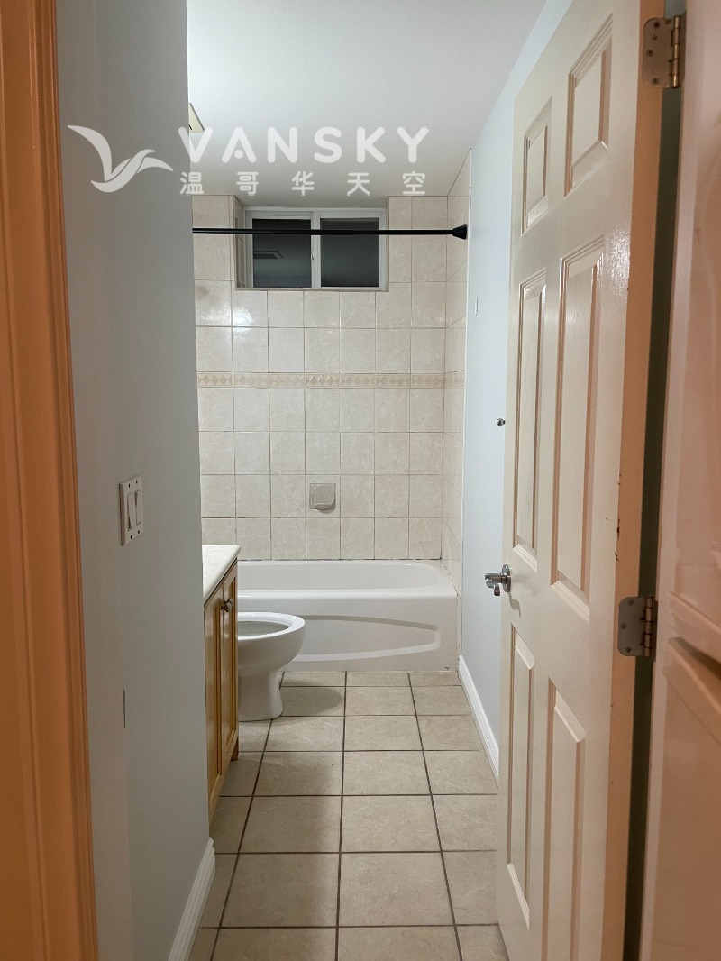 260417213440_3. Bathrm.jpg